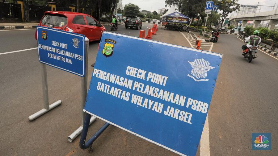 Pos Pemantauan PSBB Tanpa Penjagaan (CNBC Indonesia/ Andrean Kristianto)