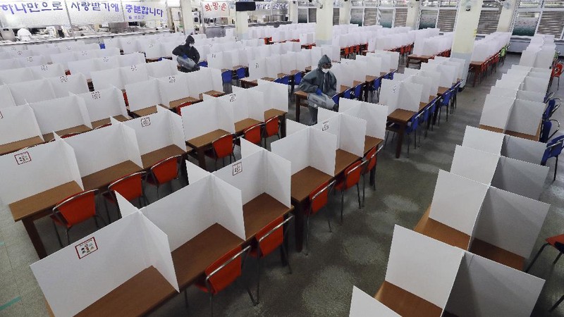 Korea Selatan Bersiap Buka Kembali Sekolah. AP/Kim Hyun-tae
