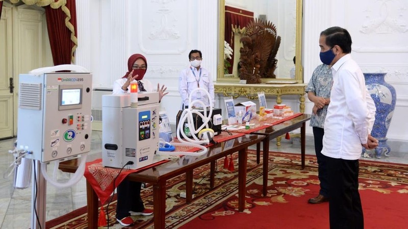 Jokowi Tinjau Alat Kesehatan Karya Anak Bangsa untuk Tangani Covid-19 (Foto: Lukas - Biro Pers Sekretariat Presiden)