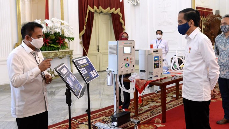 Jokowi Tinjau Alat Kesehatan Karya Anak Bangsa untuk Tangani Covid-19 (Foto: Lukas - Biro Pers Sekretariat Presiden)