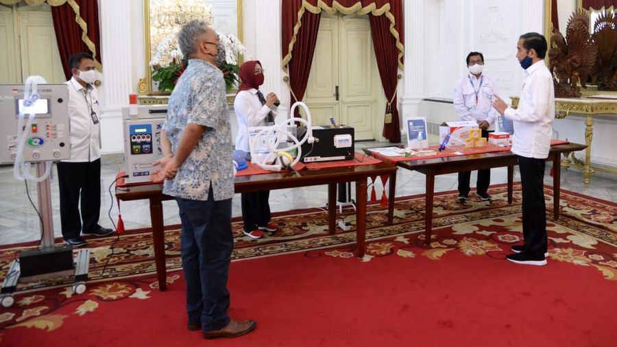 Jokowi Tinjau Alat Kesehatan Karya Anak Bangsa untuk Tangani Covid-19 (Foto: Lukas - Biro Pers Sekretariat Presiden)