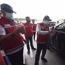 Turun ke SPBU, Komisaris & Direksi Pertamina Sapa Pelanggan