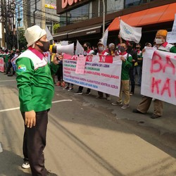 THR Lebaran Mulai 'Panas', Buruh Ogah Lagi Dicicil!