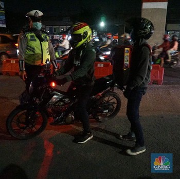Anies Larang Orang Keluar-Masuk DKI, Pemotor Masih Nekat