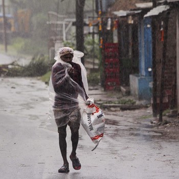 Saat Badai Amphan Terjang India & Bangladesh, 88 Orang Tewas
