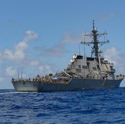 Laut China Selatan Panas, Tentara China Usir Kapal Perang AS