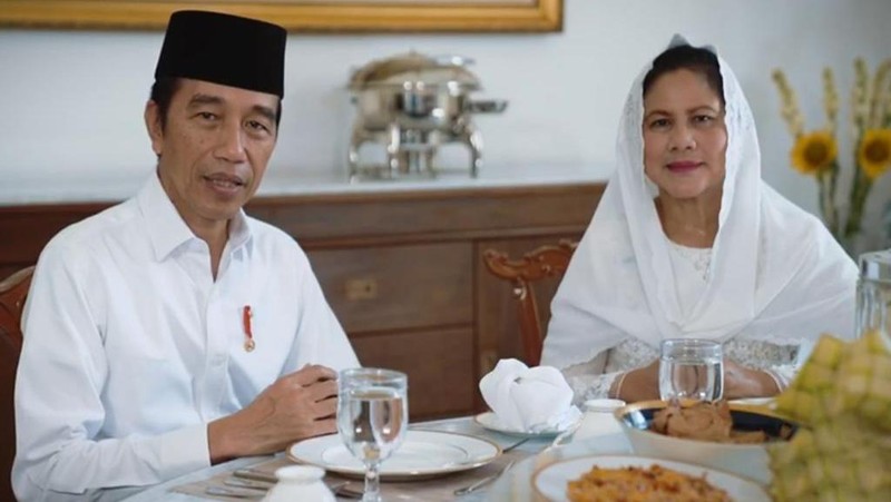 Presiden Jokowi dan Ibu Negara Ucapkan Selamat Idulfitri. Biro Pers Sekretariat Presiden