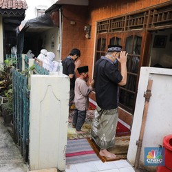 Memori 5 Tahun Lebaran Mencekam: Mudik Dilarang, Sholat Eid di Rumah