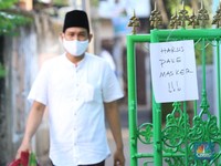 Warga Masih Salat di Musala Walau Ada Himbauan Dirumah Aja
