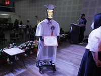 Unik, Filipina Pakai Robot Gantikan Manusia untuk Wisuda
