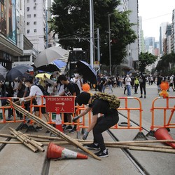 Hong Kong Memanas: Polisi Anti Huru-Hara Kejar Pendemo
