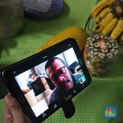 Cara Ganti Background Zoom di Laptop dan HP, Sudah Coba?