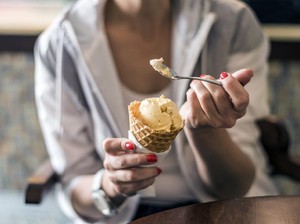 Makan Ice Cream Bikin Brain Freeze? Ternyata Ada Penjelasan Medisnya