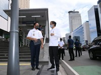 Kunjungi Stasiun MRT, Isyarat Jokowi ke Anies Akhiri PSBB?