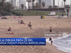 Masuki New Normal, Pantai Barcelona Ramai Pengunjung