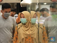 Dikawal Tentara, Intip Suasana Supermarket di Era Pandemi