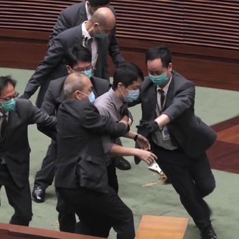Ribut, Begini Panasnya Parlemen Hong Kong Bahas UU dari China