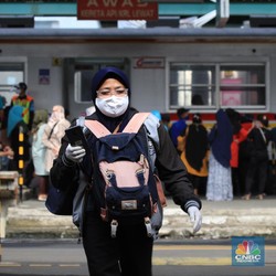 Aturan Naik KRL New Normal: Dilarang Bicara, Peron Dibatasi!