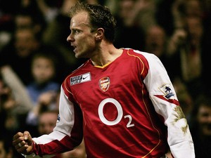 Cucu Dennis Bergkamp Fans Arsenal, MU, atau...?