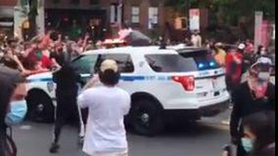 NYPD tabrak Demonstran di AS (Twitter)