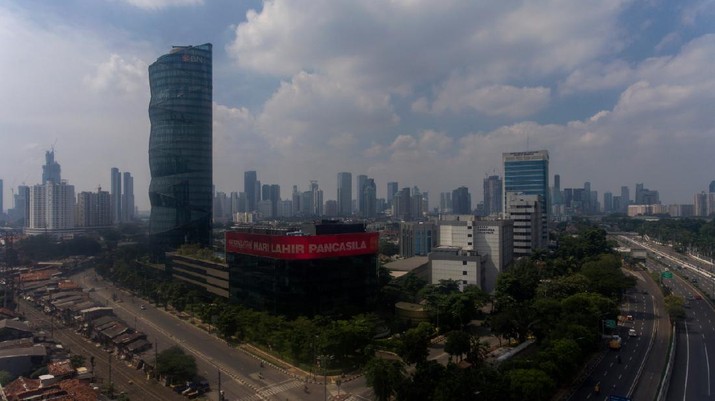 BNI memperingati Hari Lahir Pancasila melalui layar LED Gedung Menara BNI. (Dok.BNI) BNI memperingati Hari Lahir Pancasila melalui layar LED Gedung Menara BNI. (Dok.BNI)
