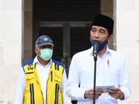Dilema Jokowi: Kendalikan Covid-19 atau Pulihkan Ekonomi?
