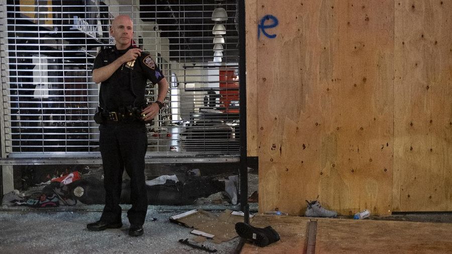 Penjarahan di Amerika Serikat. AP/Seth Wenig