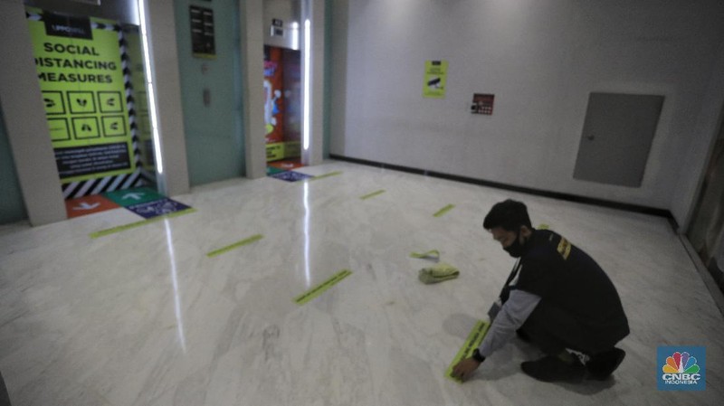 Persiapan Mal New Normal. CNBC Indonesia/Andrean Kristianto