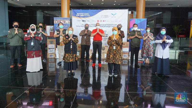 Dompet Amal TRANSMEDIA bersama CT ARSA Foundation Salurkan Donasi Tahap ke-6 untuk Penanganan Covid-19. CNBC Indonesia/Tri Susilo