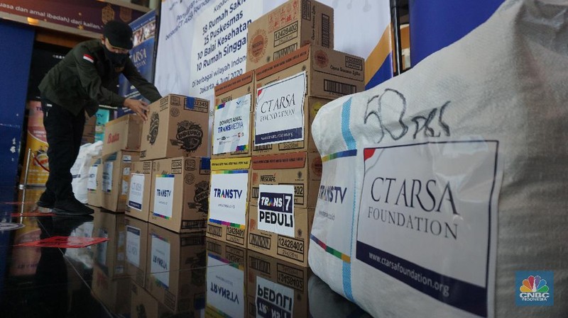Dompet Amal TRANSMEDIA bersama CT ARSA Foundation Salurkan Donasi Tahap ke-6 untuk Penanganan Covid-19. CNBC Indonesia/Tri Susilo