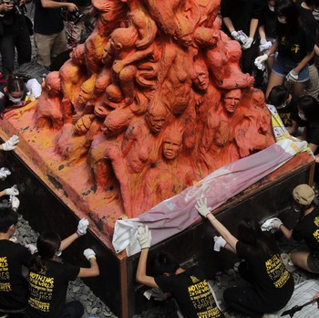 Begini Momen Mahasiswa Hong Kong Peringati Tragedi Tiananmen