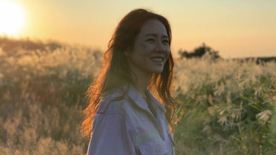 Son Ye-jin. IG: yejinhand