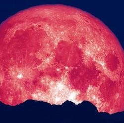 Akhir Juni, Ada 1 Malam Terbaik Lihat Strawberry Moon & Parade Langit