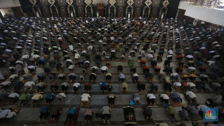 Shalat Jumat Perdana di Jakarta. CNBC Indonesia/Andrean Kristianto