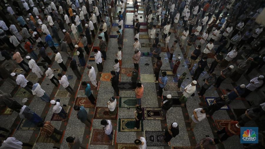 Shalat Jumat Perdana di Jakarta. CNBC Indonesia/Andrean Kristianto