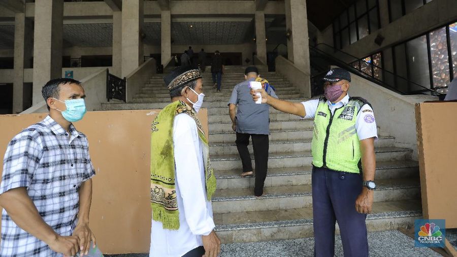 Shalat Jumat Perdana di Jakarta. CNBC Indonesia/Andrean Kristianto
