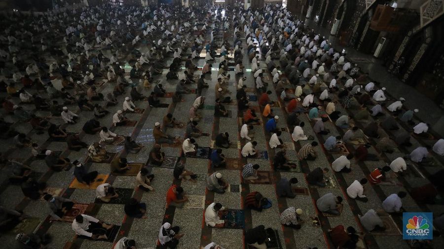 Shalat Jumat Perdana di Jakarta. CNBC Indonesia/Andrean Kristianto