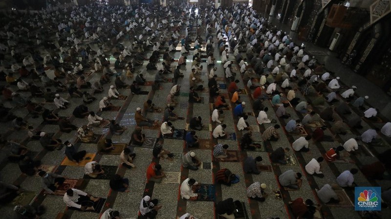 Shalat Jumat Perdana di Jakarta. CNBC Indonesia/Andrean Kristianto