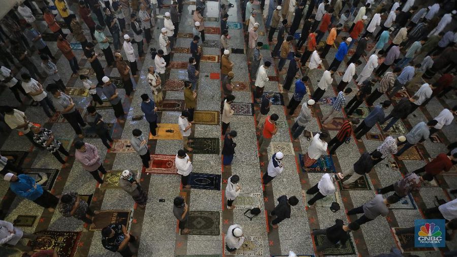 Shalat Jumat Perdana di Jakarta. CNBC Indonesia/Andrean Kristianto