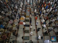 Bacaan Niat Sholat Jumat Makmum dan Imam
