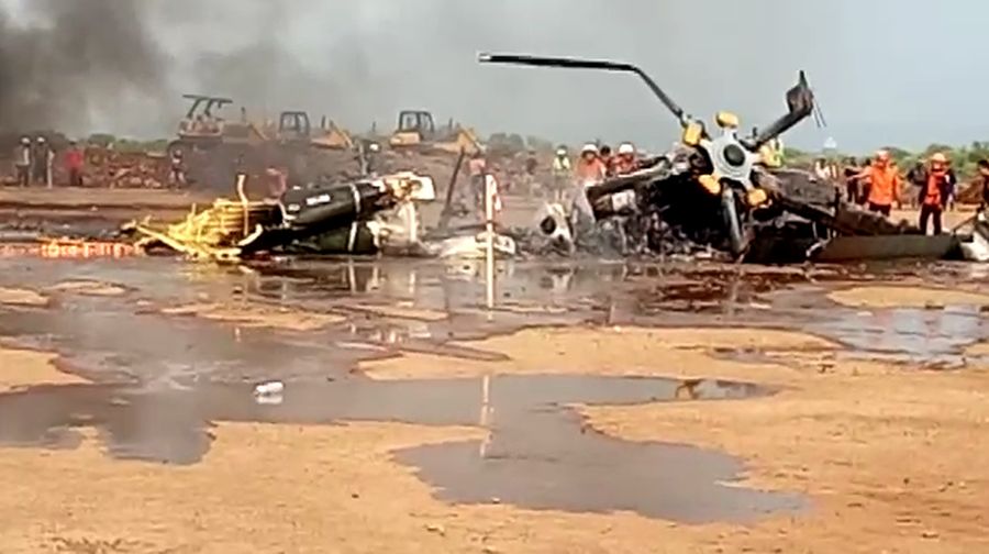 Kecelakaan Helikopter Jatuh di Kawasan Industri Kendal (Tangkapan Layar Video/ist)