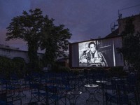 Nonton Film di Era New Normal: Di Parkiran Sampai di Lapangan