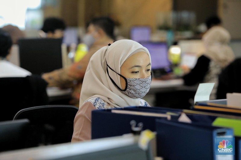 Ilustrasi aktifitas pekerja kantor (CNBC Indonesia/Andrean Kristianto)