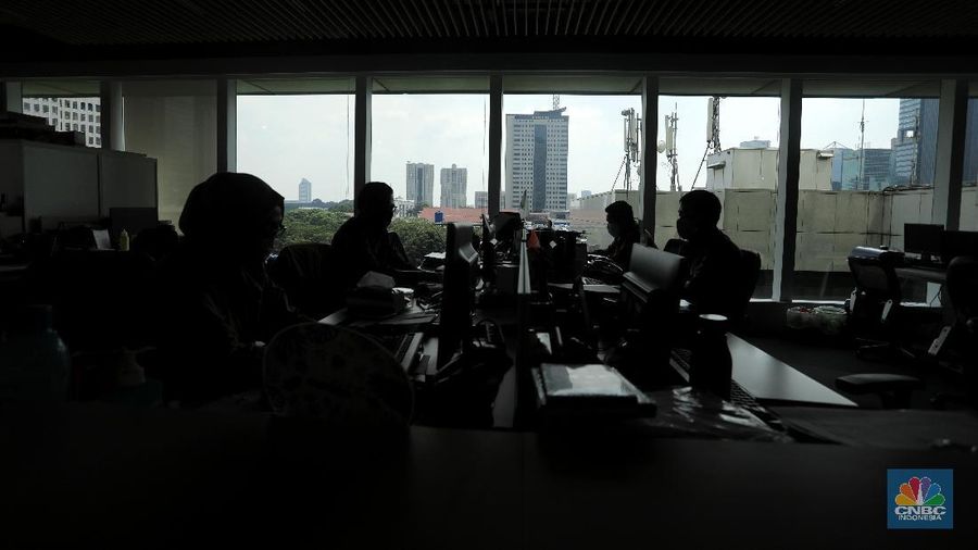 Ilustrasi aktifitas pekerja kantor (CNBC Indonesia/Andrean Kristianto)