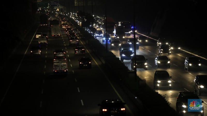 Vehicles are caught in a congestion as the flow of traffic of the capital significantly increases during a rush hour in Jakarta, Indonesia, Monday, June 8, 2020. Indonesia’s capital of Jakarta, the city hardest hit by the new coronavirus, has partly reopened after two months of partial lockdown as the world’s fourth most populous nation braces to gradually reopen its economy. (AP Photo/Achmad Ibrahim)