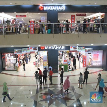 Penampakan Warga yang Langsung Serbu 2 Mal Raksasa di Bekasi