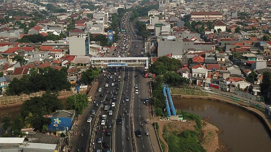 Suasana Mobil Mengular di Kp. Melayu (CNBC Indonesia/Andrean Kristianto)