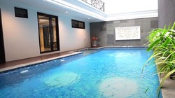 Mau Punya Kolam Renang di Rumah? Pertimbangkan Dulu Untung Ruginya