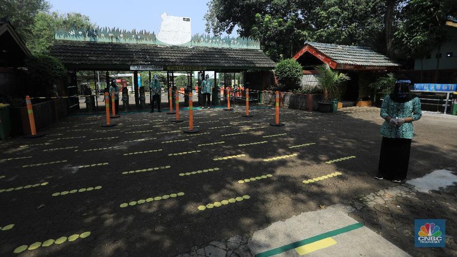 Jelang Dibuka, TMR Ragunan Bersiap New Normal (CNBC Indonesia/Andrean Kristianto)