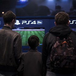 PS5 Segera Dijual di RI, Berapa Harga PS4?
